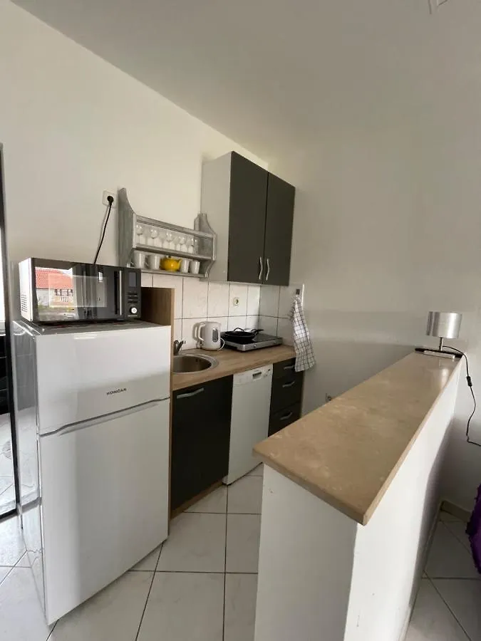 Apartments Frigan Maslenica